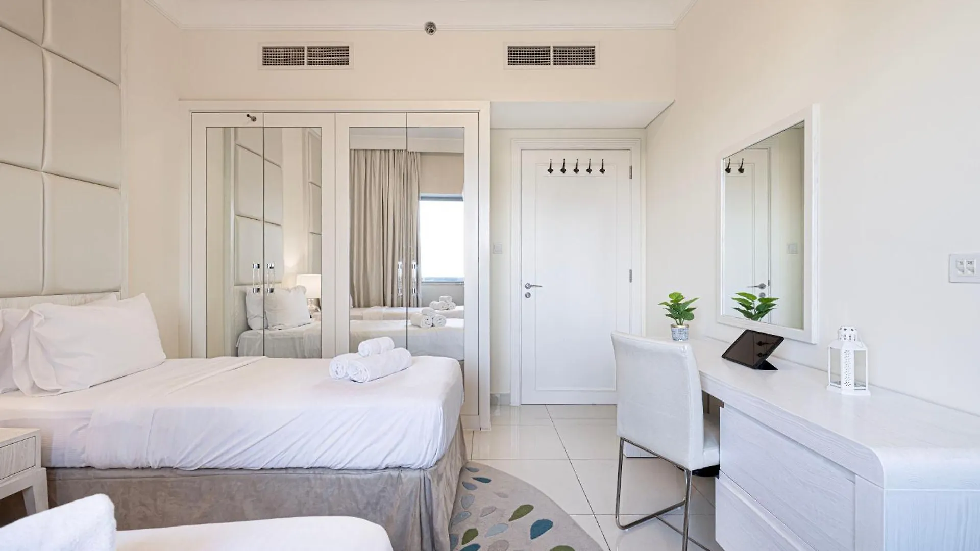 Damac Maison Mall Street! 2 Bedroom, 1-Minute To Dubai Mall!