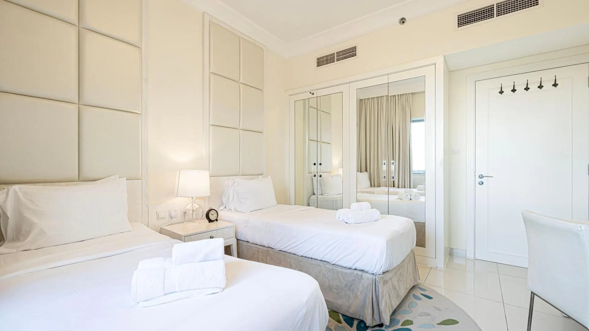 Apartment Damac Maison Mall Street! 2 Bedroom, 1-Minute To Dubai Mall!