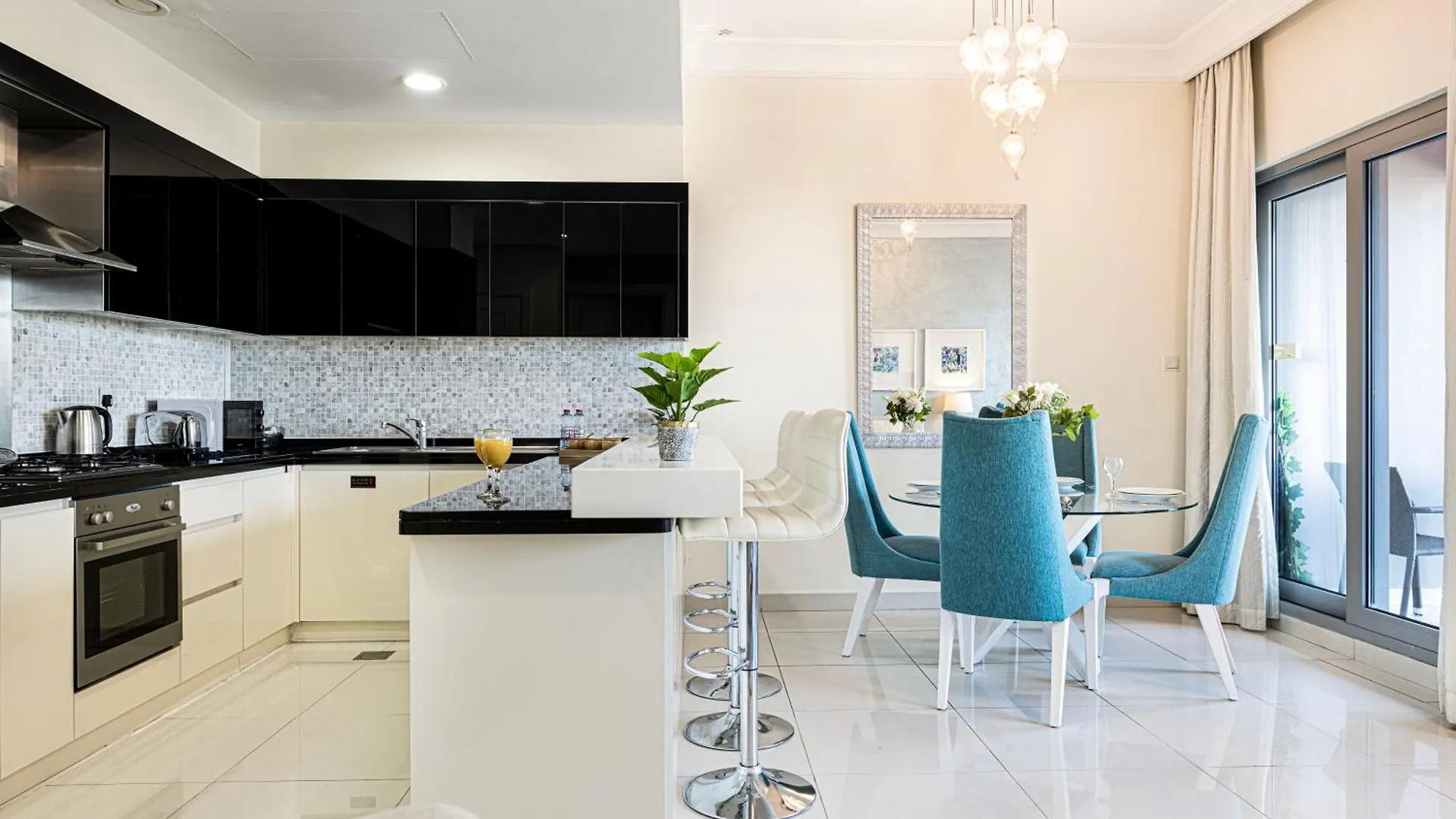 Damac Maison Mall Street! 2 Bedroom, 1-Minute To Dubai Mall!